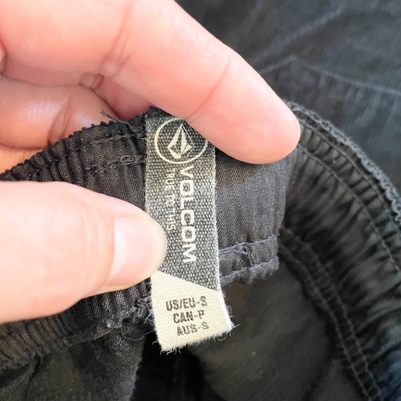 Volcom Corduroy Shorts Elastic Waist Drawstring Black Casual Mens S Streetwear - Picture 6 of 8